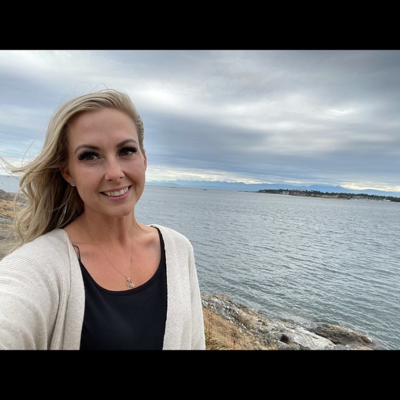 Meet your Posher, Ashley - Picture 1 of 1